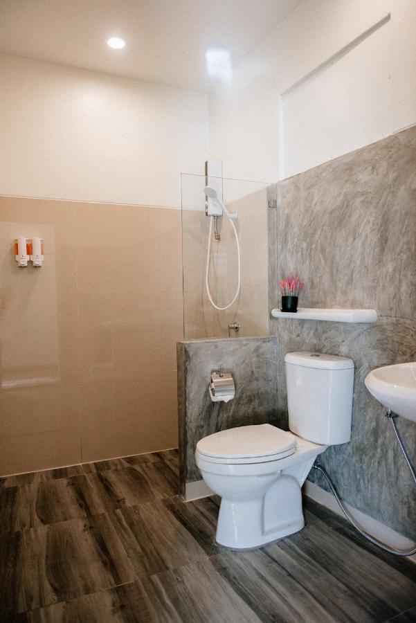 One Chumphon Hotel Экстерьер фото