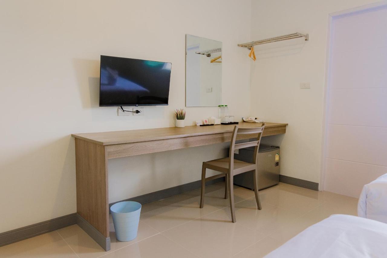 One Chumphon Hotel Экстерьер фото