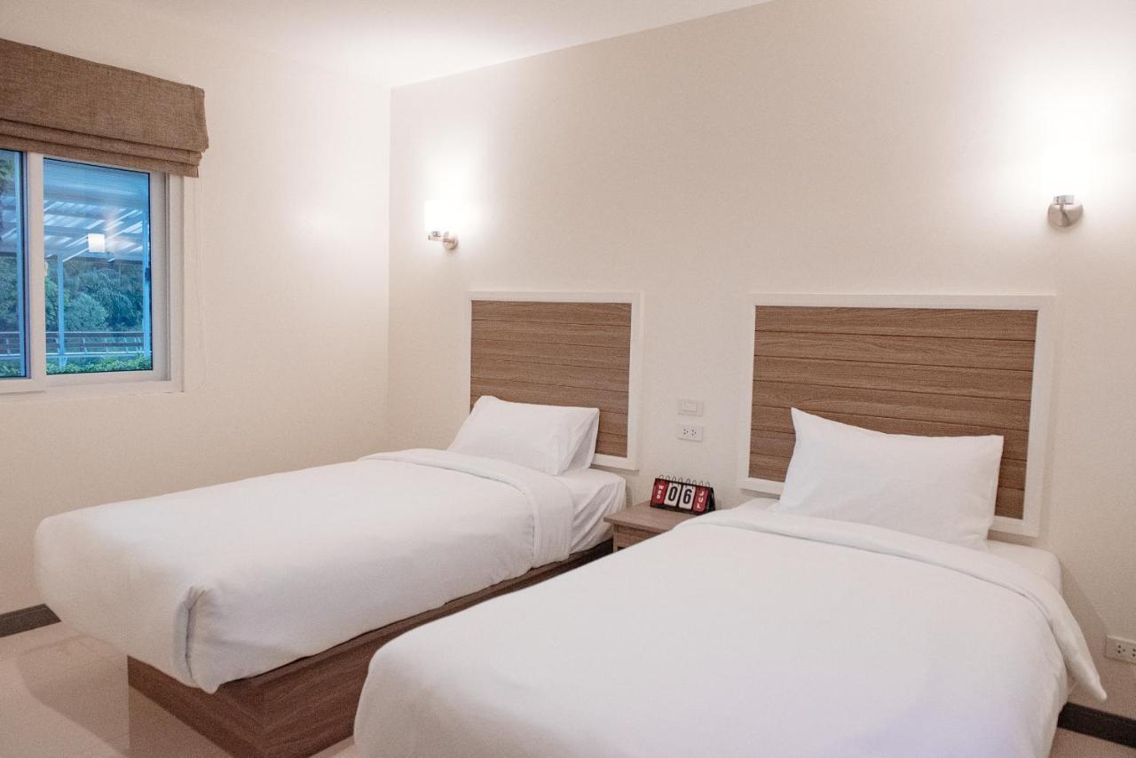 One Chumphon Hotel Экстерьер фото