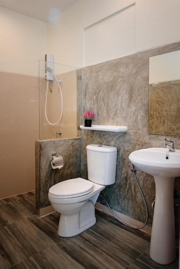 One Chumphon Hotel Экстерьер фото